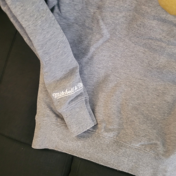 NWOT Toronto Raptors sweatshirt - Picture 3 of 5